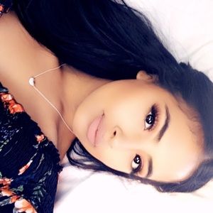 Meet your Posher, Emely